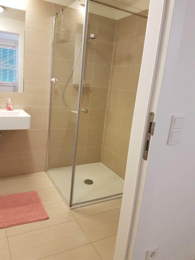 Central Family-Friendly Apt In فيينا المظهر الخارجي الصورة